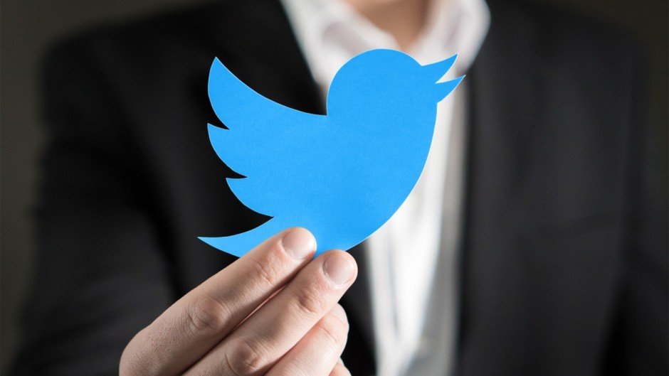 Twitter Allows Sliding Directly Into DMs Through Tweets, Users Don’t Approve